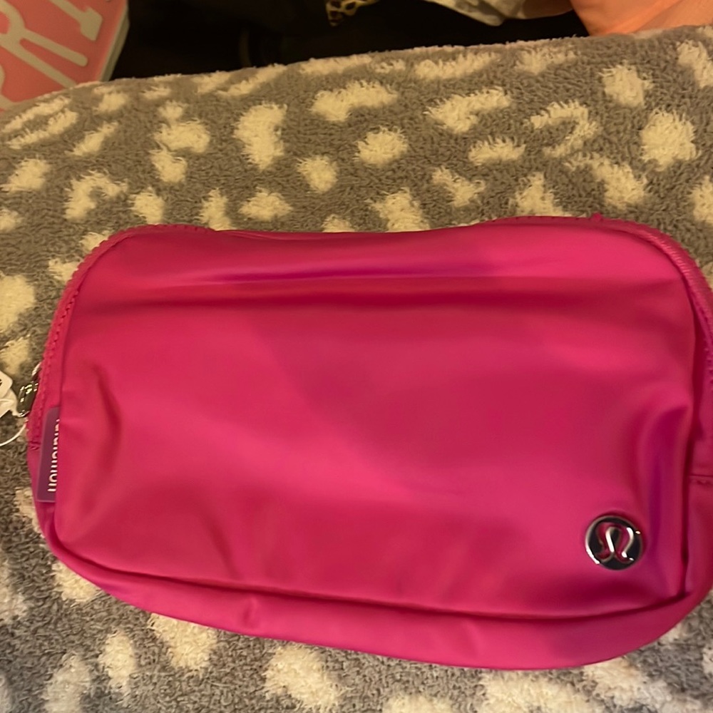 everywhere belt bag sonic pink lululemon